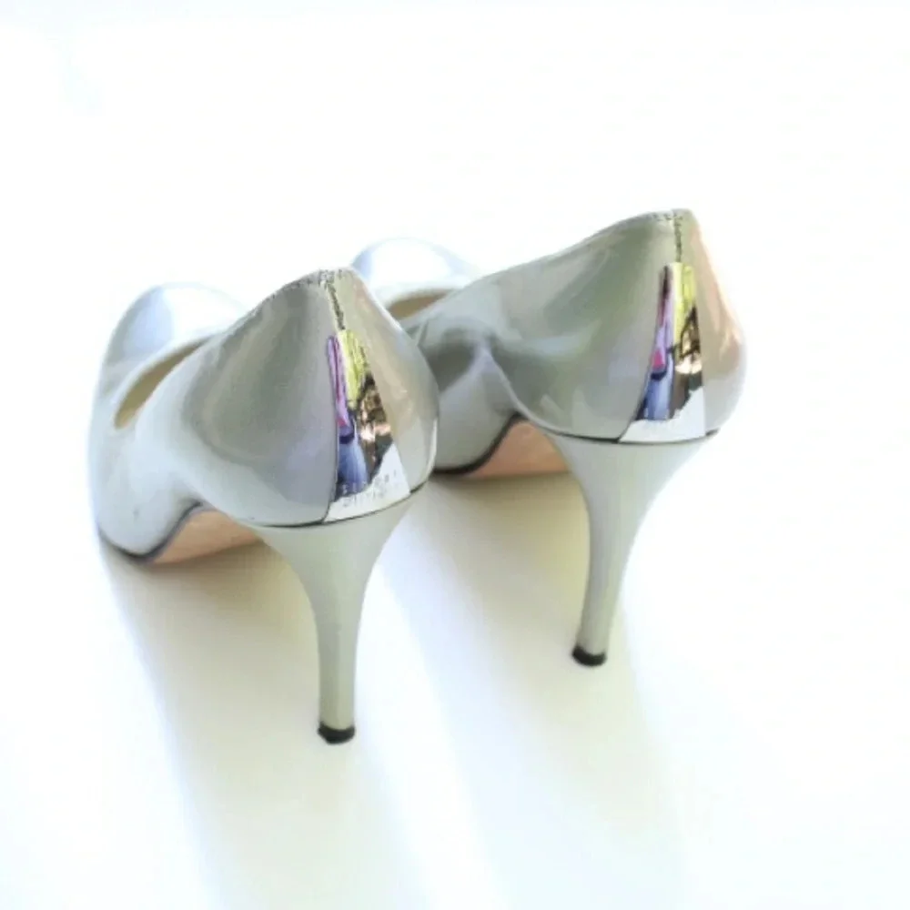 Stuart Weitzman pumps